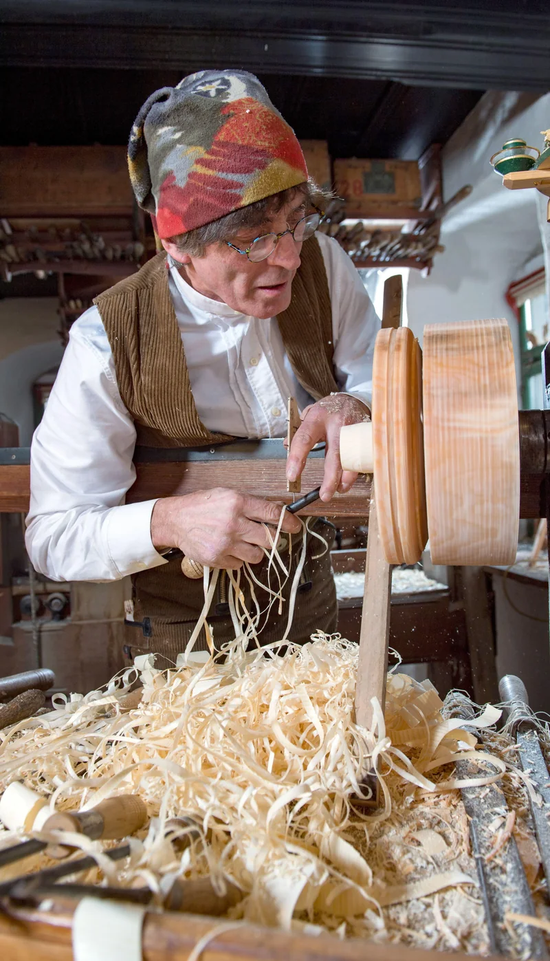 Restauration de meubles anciens et d’objets d’art