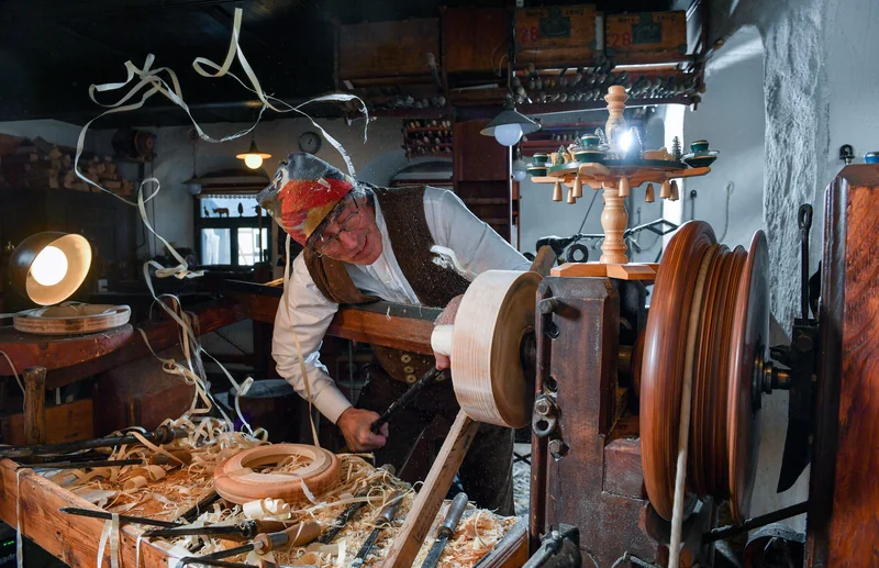 Restauration de meubles anciens et d’objets d’art