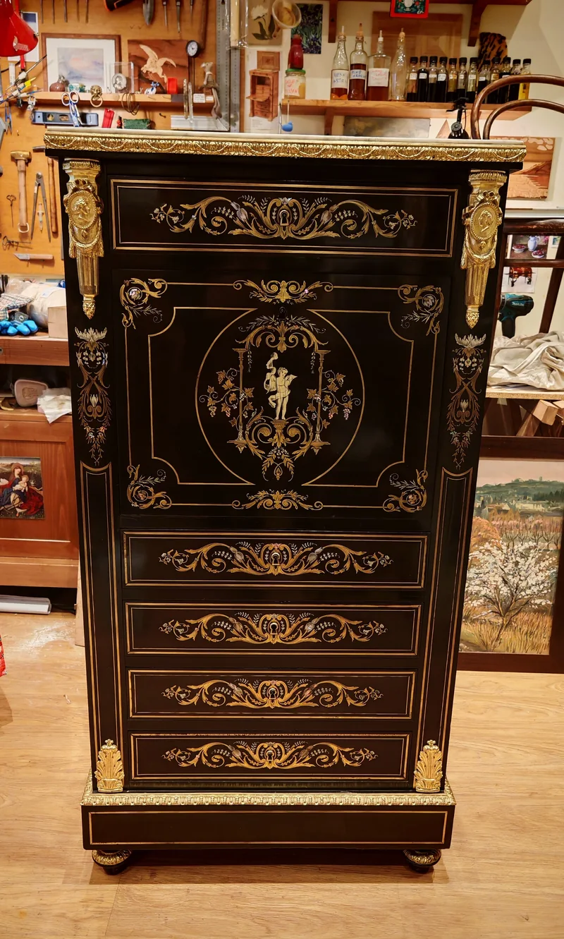 Restauration de meubles anciens et d’objets d’art