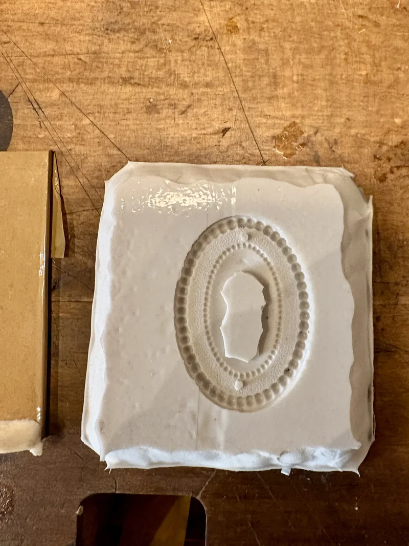 Restauration de meubles anciens et d’objets d’art