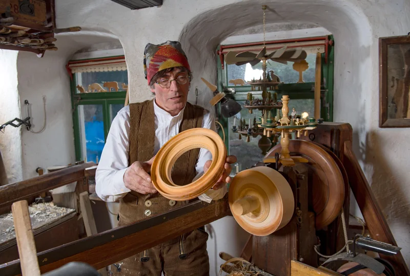 Restauration de meubles anciens et d’objets d’art