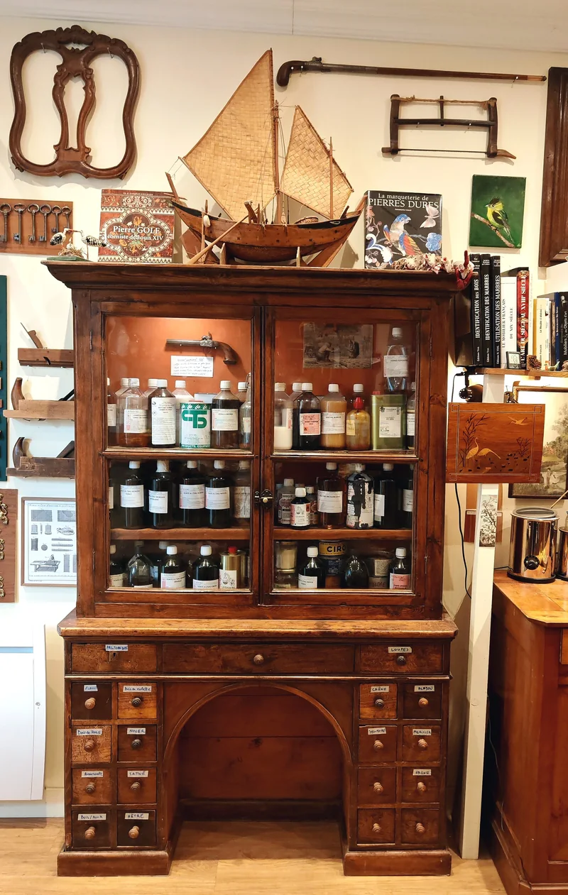 Restauration de meubles anciens et d’objets d’art